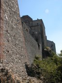 le mura esterne della Sacra